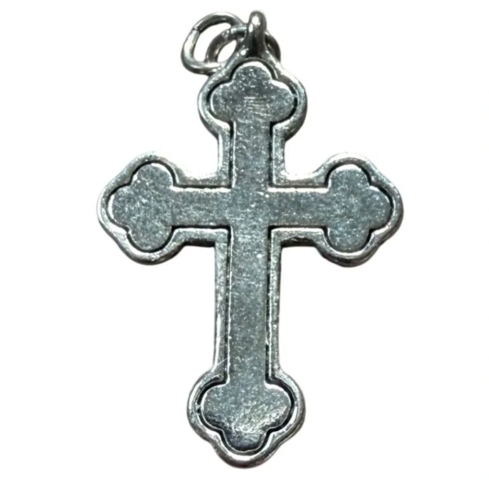 Vintage Cross Pendant Unisex Silver Excellent Budded Trefoil Textured Metal